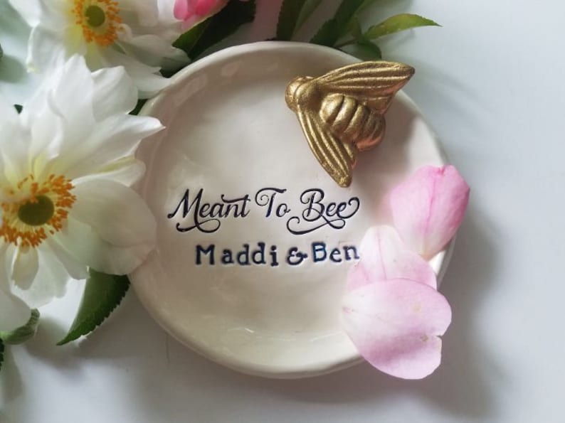Bee Trinket Dish Personalized Jewelry Storage Wedding Ring Elegant Couples Dish Ceramic with Gold Ceramic Bee Housewarming Gift Anniversary