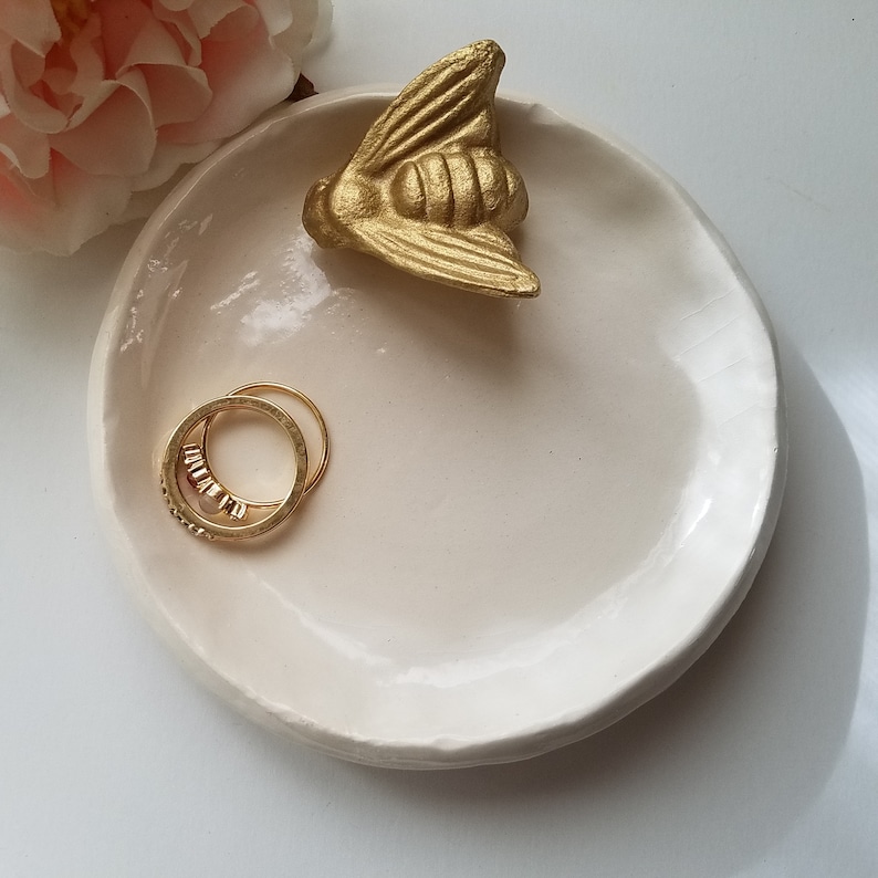 Bee Trinket Dish Personalized Jewelry Storage Wedding Ring Elegant Couples Dish Ceramic with Gold Ceramic Bee Housewarming Gift Anniversary