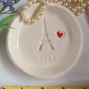 Eiffel Tower 2024 Dish/New Years Gift/Travel Gift/Gift For Friends/Keepsake Dish/Engagement French Ceramic/Ring Dish Wedding Gift immagine 3