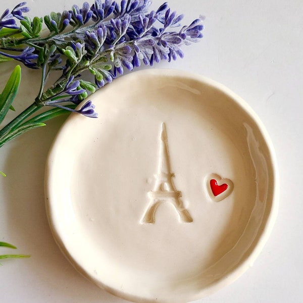 Eiffel Tower With Heart Dish/Simple Keepsake Dish/Round Small/Engagement French Ceramic/Eiffel Tower Small Ring Dish Wedding Gift/