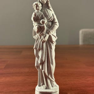 Virgin Mary and Baby Jesus Statue – Mother and Child – Madonna and Child – Catholic Icon – Christian Religious Decor – 3D Printed