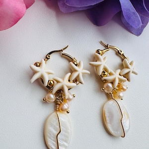 Mother of pearl, freshwater pearls earrings.