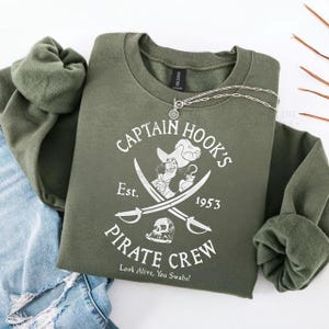 Villains Captain Hook Png, Retro 90s PiratesPng, Look Alive You Swabs, Peter Pan Neverland Png, Magic Kingdom Png, Family Vacation