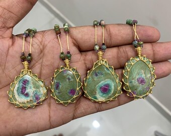 Collier pendentif macramé rubis zoisite fait main, bijoux bohème réglable