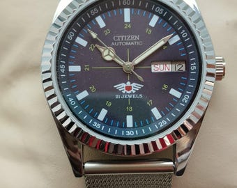 Citizen automatisk herrklocka | Blå urtavla med dag- och datumfunktion, stålnät | Vintagestil