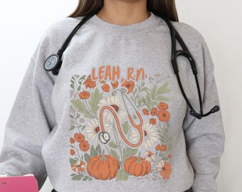 Sudadera con estampado floral de otoño para enfermeras, cuello redondo acogedor para enfermeras, regalo para enfermeras, camiseta de otoño para enfermeras, ropa, sudadera con capucha para profesionales de la salud