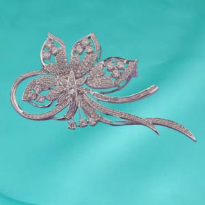 Diamond Occasional Brooch Pin 14K White Gold Round Dainty Minimalist Brooch Pin , Vintage Flower Brooch Pin, Women&#39;s Wedding Brooch Pin