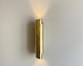 Modern Brass Wall Sconce:Curved Vanity Light Fixtures, Minimalist Art Deco Style, bathroom vanity