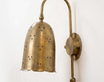 Vägglampa i perforerad mässing, mitten av århundradet, 1950-talet | Vintage vägglampa | MCM vägglampa | Retro hembelysning