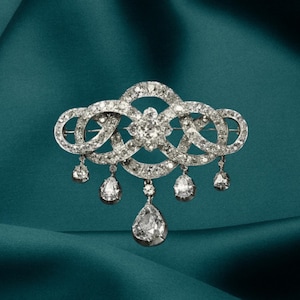 Vintage Style Diamond Brooch Pin for Women – 14K White Gold & 925 Silver, Round Cut Moissanite Bridal Brooch, Antique-Inspired Jewelry Gift
