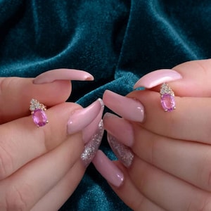 Schitterende ovale roze robijn oorknopjes, mini oorknopjes van 14k roségoud, trouwoorknopjes voor dames, minimalistische oorknopjes, cadeau voor haar