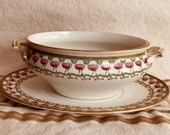 Royal Worcester Sauce Tureen with Underliner