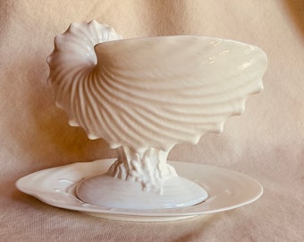 Wedgwood Nautilus Shell Bowl with Underliner