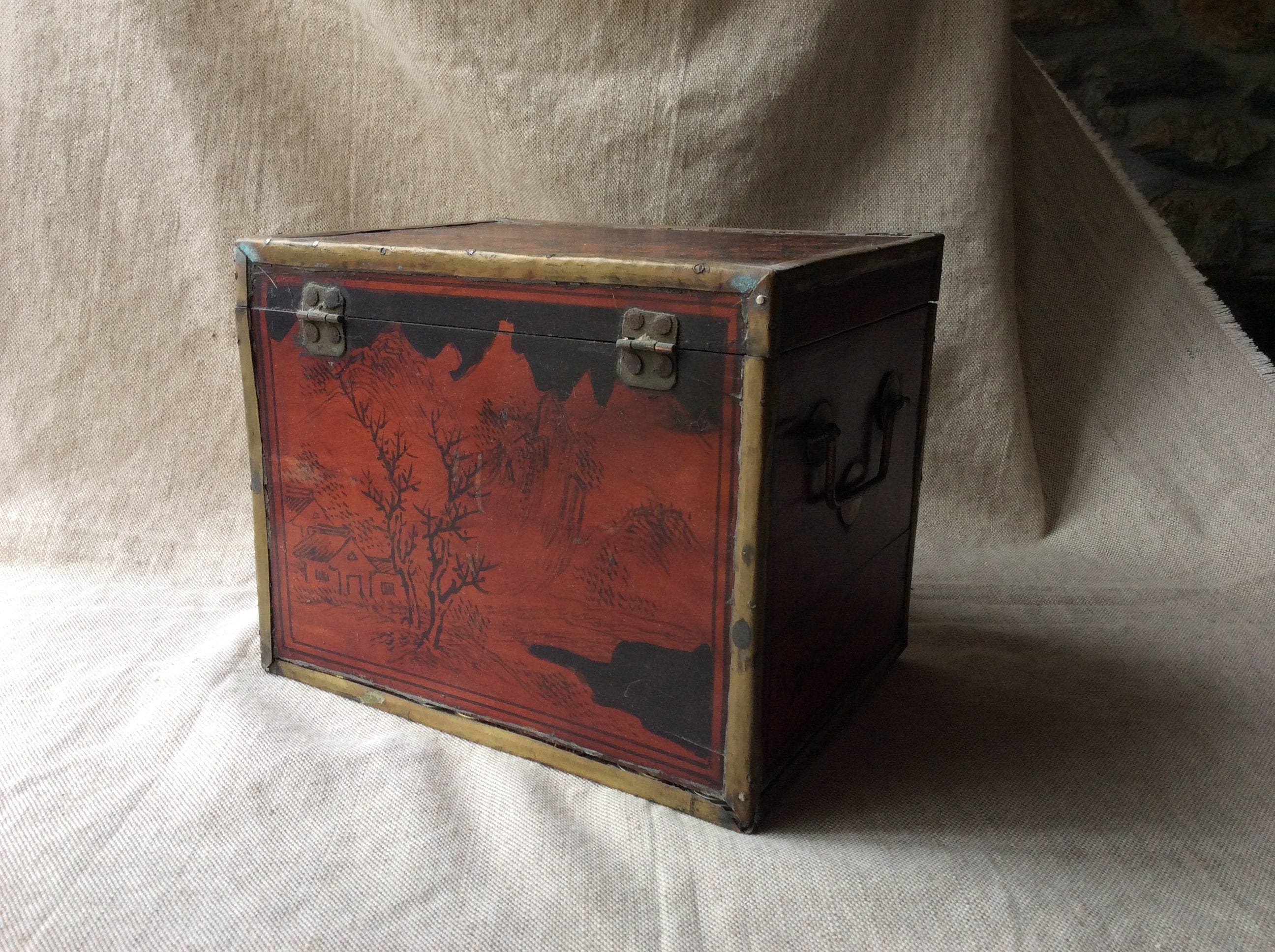 Tea Caddy Hand-Carved Wooden Box Chest Brass Lock 1930s Asian Wood Jew –  Antiques And Teacups