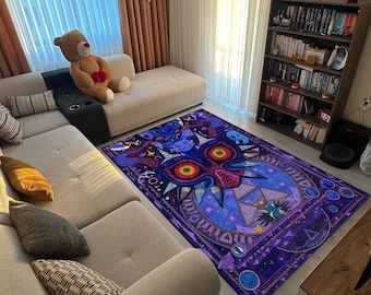 Majora Mask Lila Fantasy Teppich für Gamer | Weicher Stained Glass Style Teppich | Zelda inspirierte Wohnzimmer Dekor | Geeky Geschenkidee