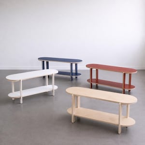 Moderne multiplex boekenkast, vrijstaande planken, minimalistisch design