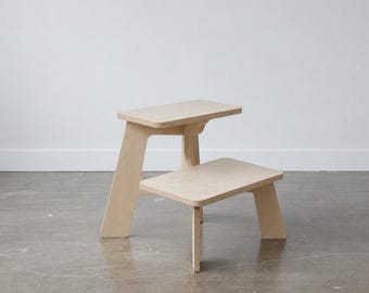 Minimalistischer Tritthocker | Birken Sperrholz Hocker, Beistelltisch oder Nachttisch