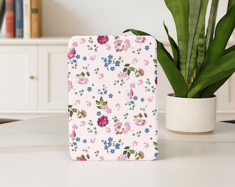 Funda para Kindle con diseño floral, compatible con Kindle Basic 2024, Paperwhite 10/11/12, 5/6/7 y Colorsoft de 7 pulgadas. Funda personalizada con correa de mano.