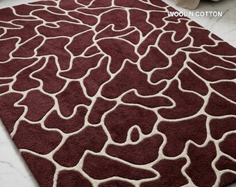 Tappeto in lana trapuntato a mano – Stampa giraffa bordeaux, tappeto modernista intagliato in 3D