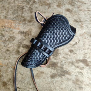 Handmade Western Leather Revolver Right Hand Black Holster with Ammo Loop Fit Barrel 4 to 6&quot;
