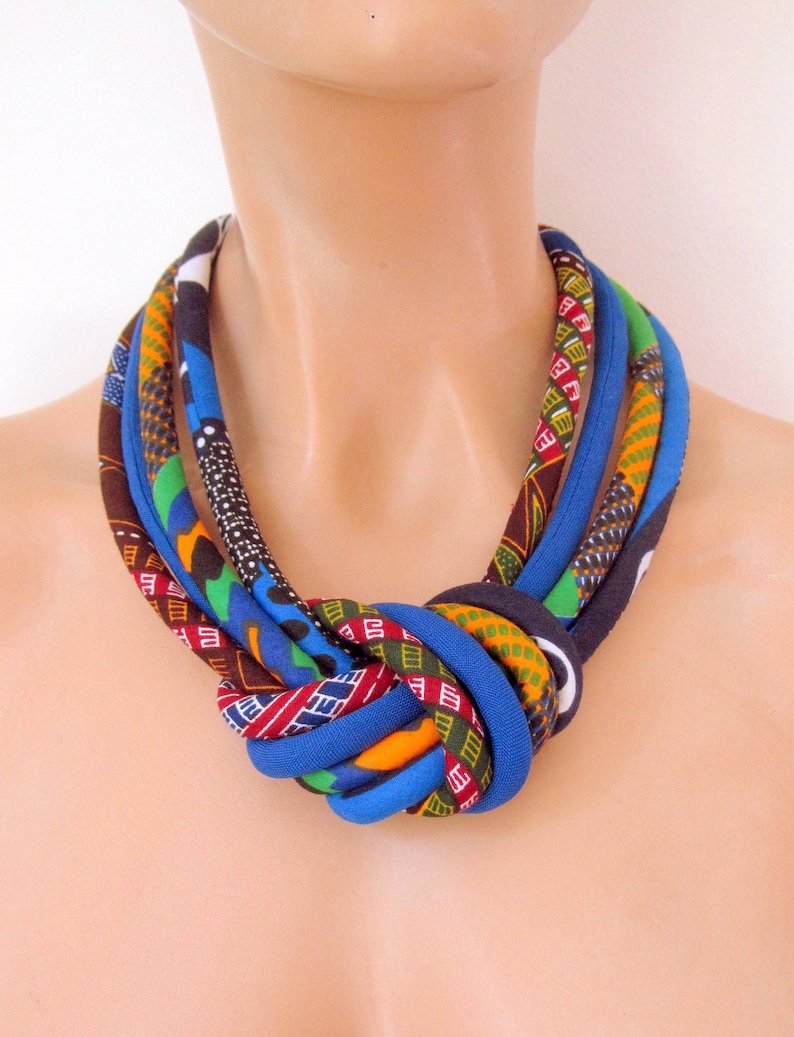 Collier africain bijoux faits main Ghana en poudre de verre recyclé