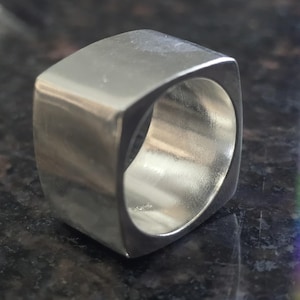 Handgjord kubring i sterlingsilver, grova geometriska statementsmycken