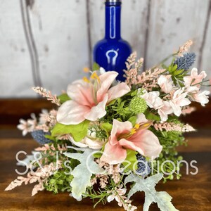 Wine Bottle Bouquet, Wedding Gift, Floral Arrangement for Wine Bottle, Wine Tasting Decor, Housewarming Gift, Mother’s Day Gift