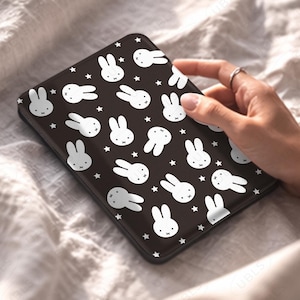 Kawaii Rabbit Star Spring Pastel Magnet Kindle Case Minimalist Kindle Cover for 12th & 11th Paperwhite 6"/6.8"/7" Colorsoft with Hand Strap