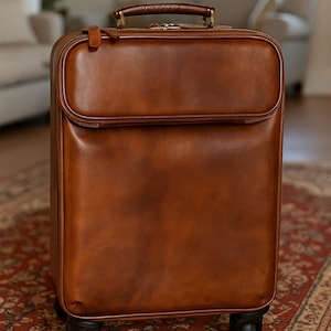 Leather Travel Trolley Bag with Wheels Genuine Leather Rolling Weekender Suitcase Cabin Luggage Men&#39;s Vintage Carry-On Bag Personalized Gift