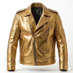 Może przedstawiać: Złota skórzana kurtka z licznymi złotymi ćwiekami. Kurtka w stylu motocyklowym ma kołnierz z klapami, asymetryczny zamek błyskawiczny i wiele kieszeni. Kurtka ma błyszczące, metaliczne wykończenie.