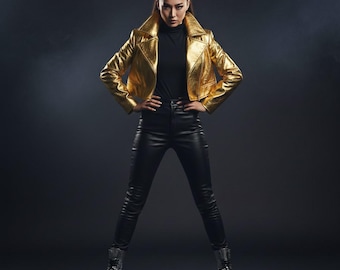 Jaqueta feminina dourada metálica em couro legítimo – Jaqueta cropped estilo motoqueiro, peça de luxo para arrasar no visual.