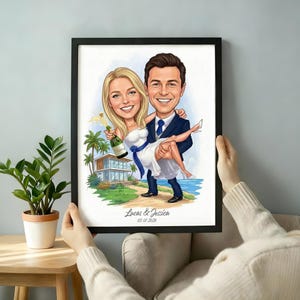 Könnte beinhalten: Ein gerahmtes digitales Bild eines Paares im Cartoon-Stil, bestehend aus einer Person in einem weißen Kleid und einer Person in einem marineblauen Anzug, wobei die Person im Anzug die andere trägt. Der Hintergrund zeigt ein Strandhaus, Palmen und den Text Lucas & Jessica 05.01.2026.
