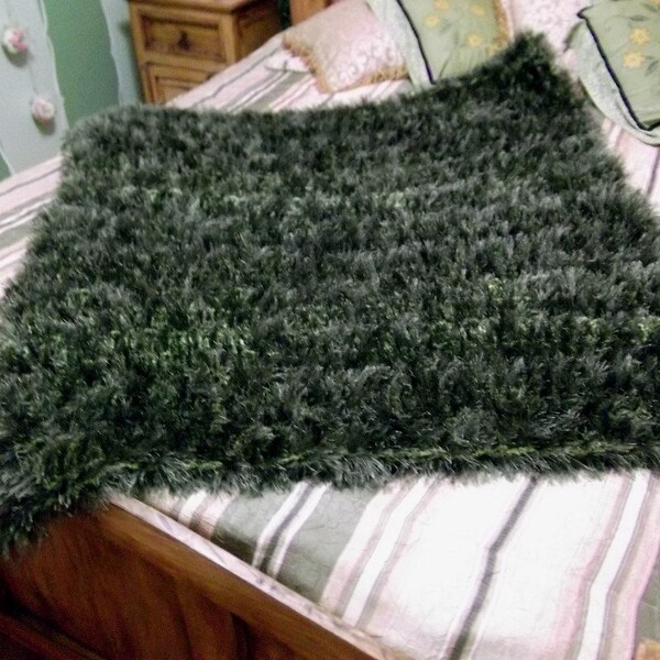 Faux Fur Decor HAND KNIT Green Fur Throw Grass Green Throw Blanket Green Grass Lap Warmer Green Afghan