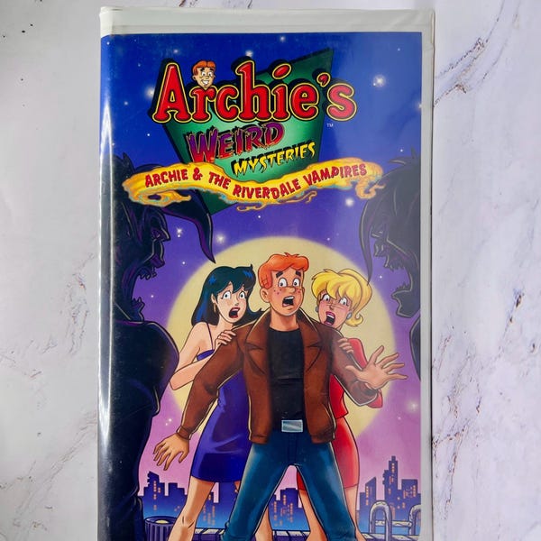 Archie's Weird Mysteries: Archie and the Riverdale Vampires VHS (2000) with Comic