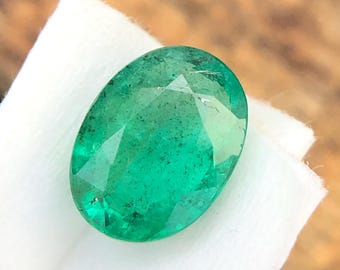 Natural Green Emerald Stone, 0.95 Carats Oval Cut Loose Faceted Gemstone For Making Jewelry