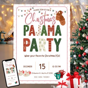 Può includere: Un invito a una festa in pigiama natalizia con testo e grafica festivi. L'invito include le parole "Christmas Pajama Party" in un mix di colori rosso, verde e bianco. La data è il 15 dicembre alle 18:00.