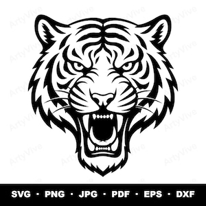 Könnte beinhalten: Eine schwarz-weiße grafische Illustration eines Tigerkopfes mit offenem Maul und sichtbaren Zähnen. Das Design zeichnet sich durch kräftige Linien und scharfe Details aus. Unter dem Tigerkopf steht der Text SVG, PNG, JPG, PDF, EPS und DXF.