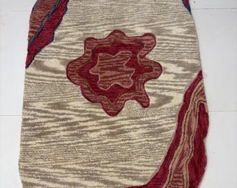 Hand-Tufted Wool Rug, Abstract Floral Design, Elegant Home Decor