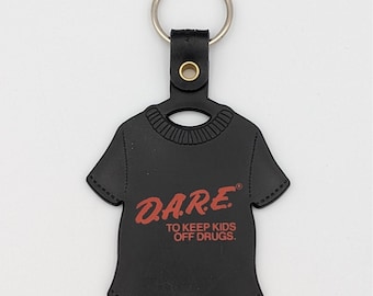 DARE éloigner les enfants de la drogue T-shirt noir, porte-clés en caoutchouc, logo rétro des années 90