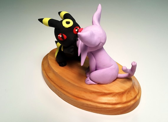 Pantoufles Pokémon Noctali • La Pokémon Boutique