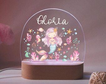 Aangepast nachtlampje kleine zeemeermin, ledlamp voor babymeisjes, gepersonaliseerde bloemenplaquette met naam, decor kinderkamer, doop cadeau babyshower