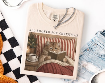 Camiseta navideña con diseño de gato leyendo libros, sudadera acogedora para vacaciones con temática literaria, camiseta con el lema "Todo reservado para Navidad".