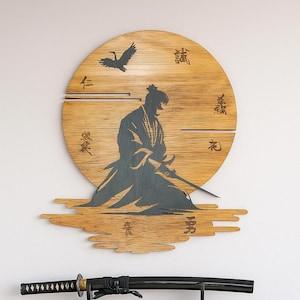 Ronin Wall Decoration to Hang – Japanese Samurai – Wooden Disc – Gift Idea for Japan Fans – Men’s Birthday – Japanese Wall Art