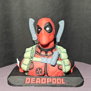 Busto inspirado en Deadpool: figura de superhéroe impresa en 3D, estatua de cómic, modelo PLA pintado a mano