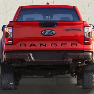 Ford Ranger Wildtrak Nextgen 2022-34-24 Baklucka med text, dekaler