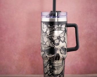 Schädel und Schmetterlinge Becher: 40 Unzen doppelwandig - Strohdeckel, Griff