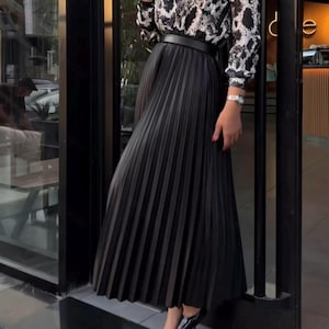 long pleated skirt in several colors