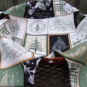 Green and Black Vignette Breadbasket Liner with Holiday Sayings and Scenes