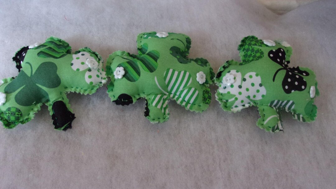 St. Patrick's Day Ornaments Patchwork Shamrocks Fabric Ornaments Green ...