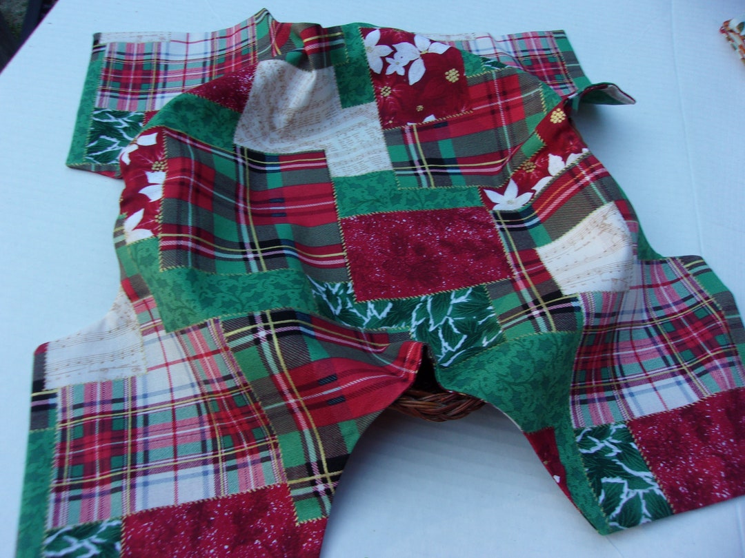 Breadbasket Liner Red Green and White Patchwork Print 16 Inch Etsy